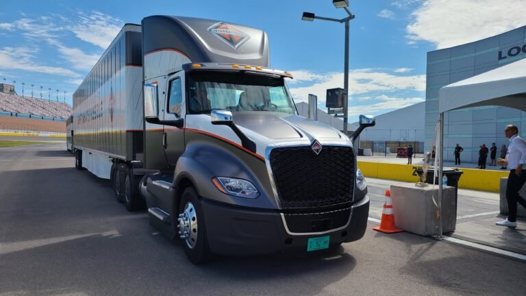 Navistar's New Internal Combustion Engine Will Be Its Last