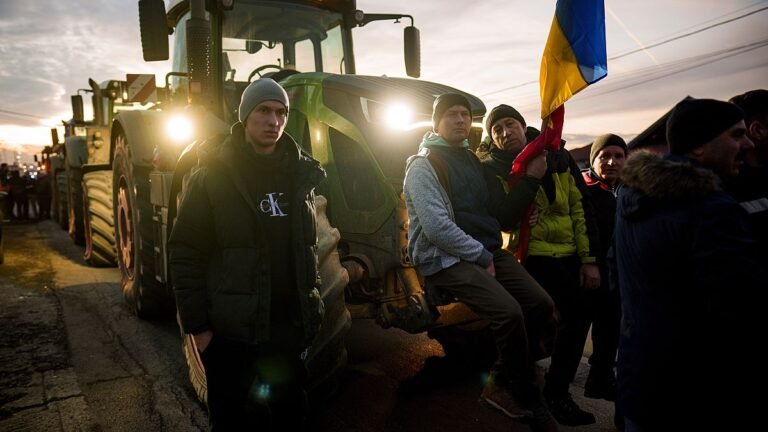 Romanian Truck Drivers And Farmers Continue To Protest After Talks